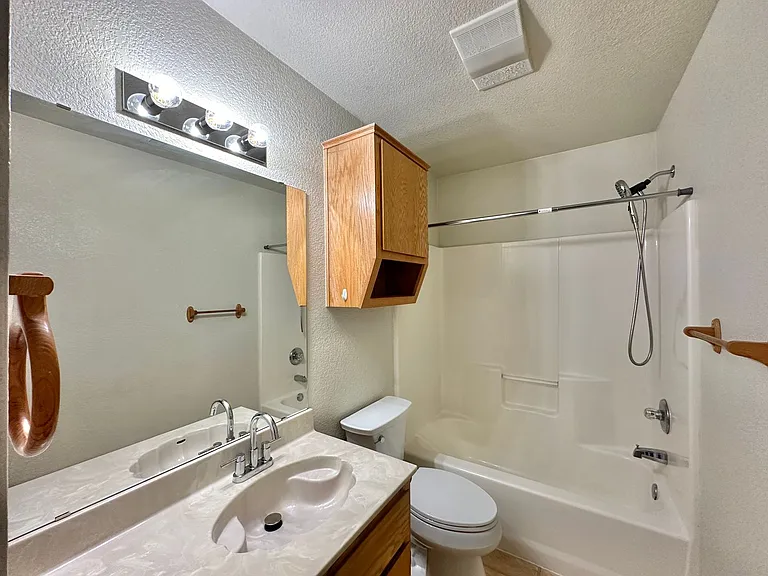 3806 Pecos Dr — Photo 15