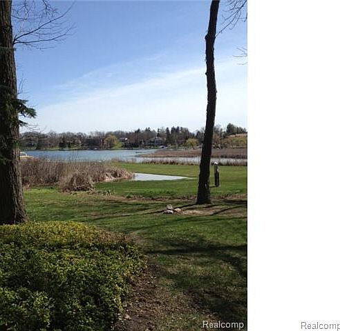 2nd image of 5225 Middlebelt Rd
