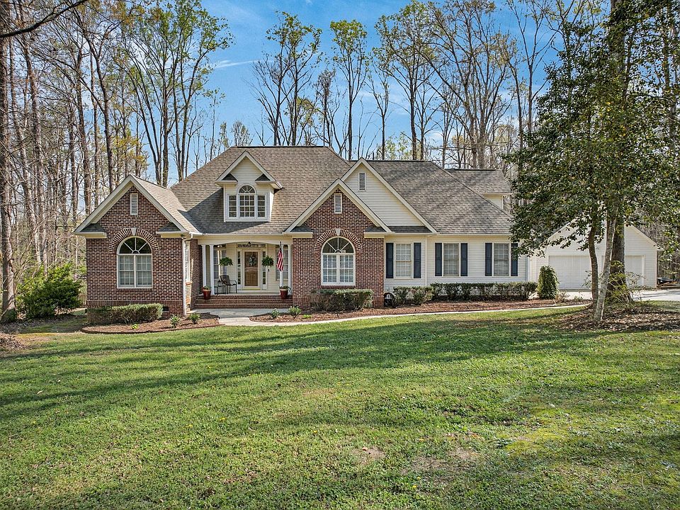 1st image of 228 Tamworth Dr