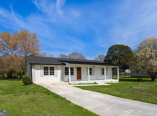 376 Lakewood Dr, Social Circle, GA