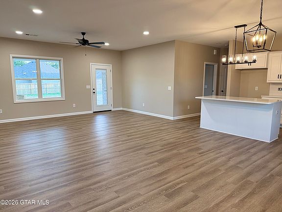 2nd image of 690 Jones Dr
