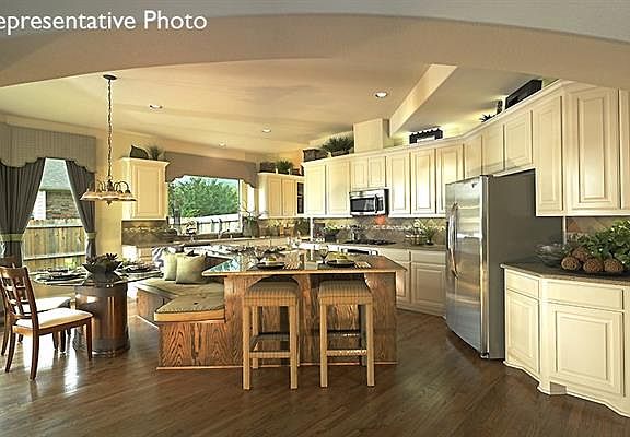 4th image of 3105 Knightsbridge Ln