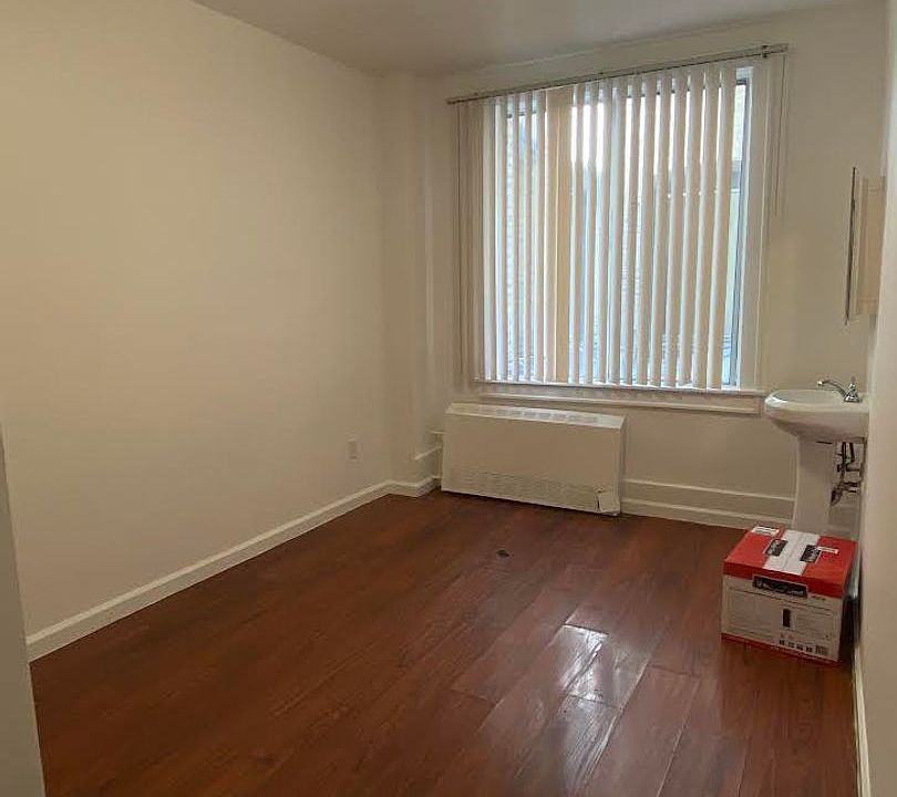 1st image of 752 S Main St #215