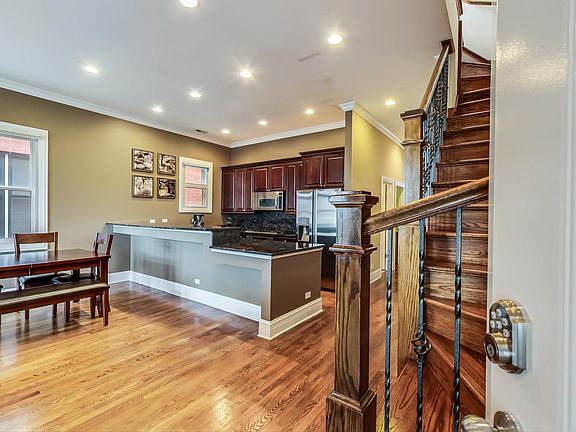 2nd image of 3024 N Sheffield Ave APT 4S