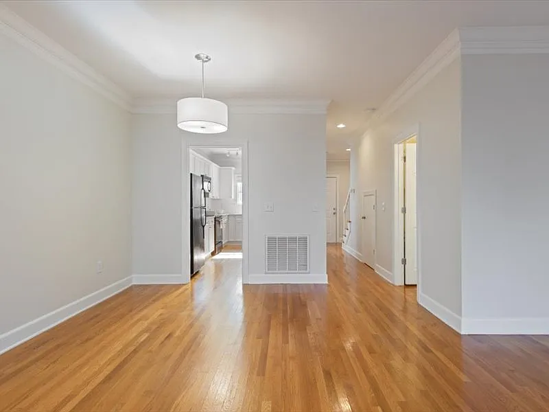 2 bed, 2.5 bath, 1375 sqft, $2,395 — Photo 3