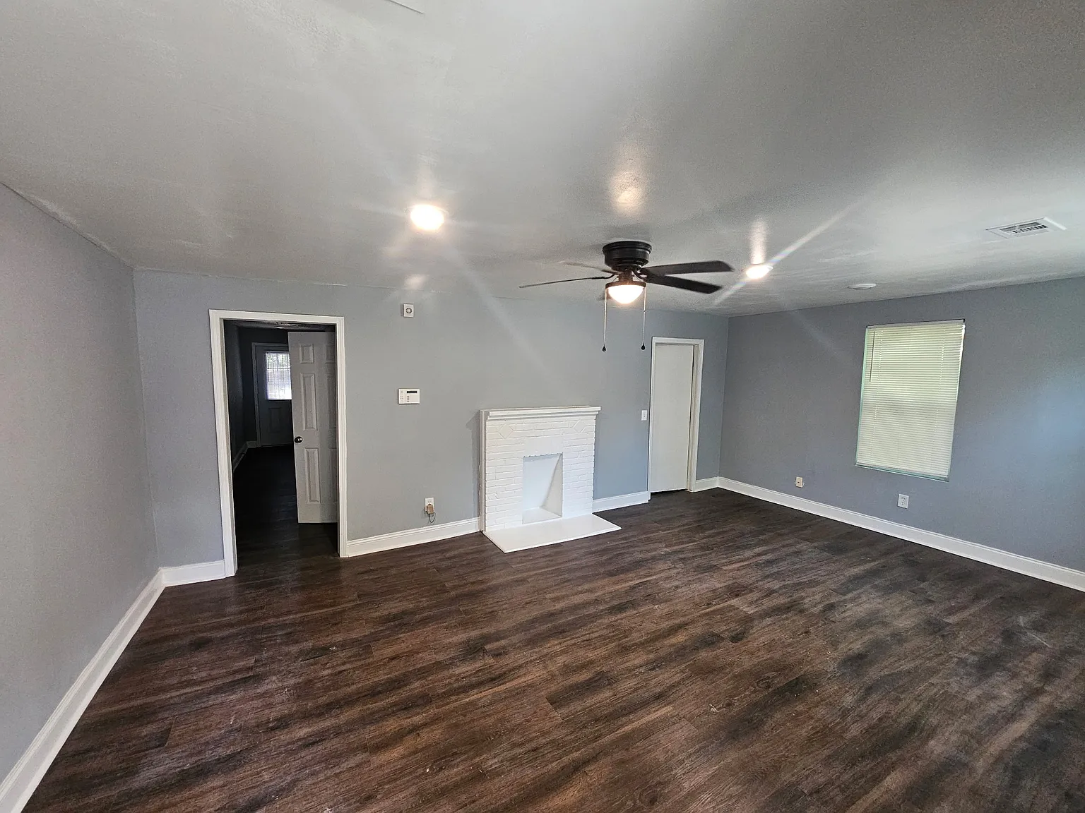 3 bed, 1600 sqft, $850 — Photo 2