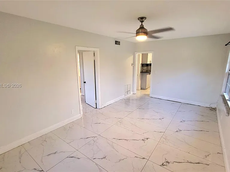 720 NE 5th St #1 — Photo 11