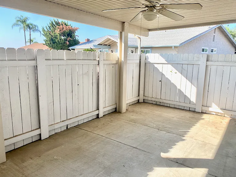 27515 Emory Ct — Photo 4