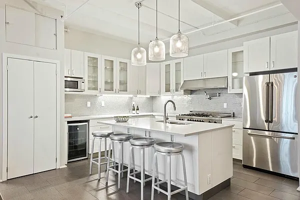 Sold by Sloane Square | media 15