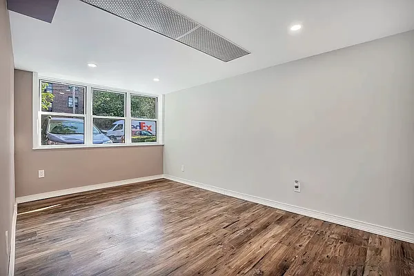 Rented by Compass | media 18