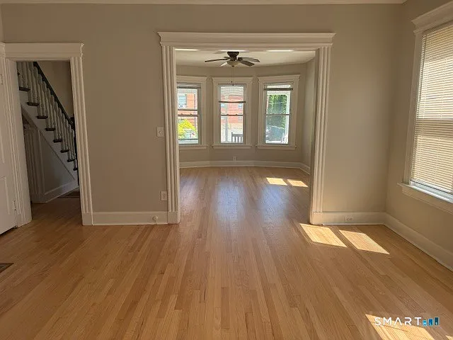 3 bed, 1.5 bath, 2400 sqft, $2,800 — Photo 4