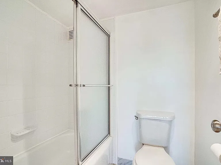1225 Martha Custis Dr #404 — Photo 10