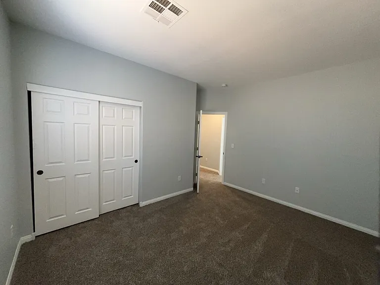 4915 E Russell Rd #133-14 — Photo 2