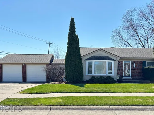 21240 Madison St, Saint Clair Shores, MI 48081