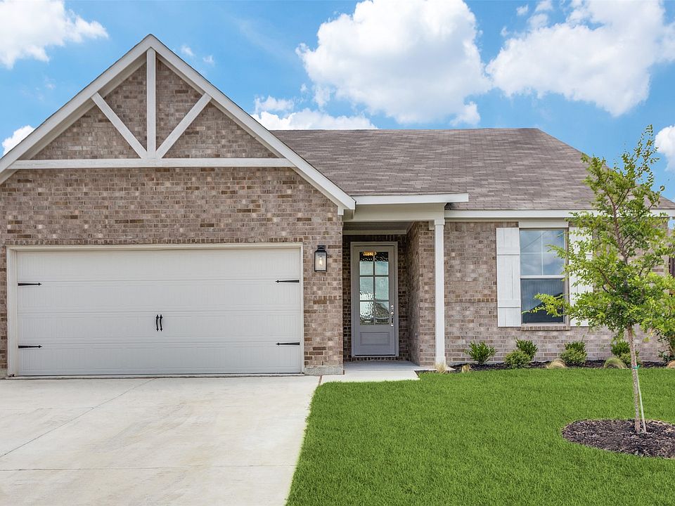 1st image of 500 Lakeway Ln