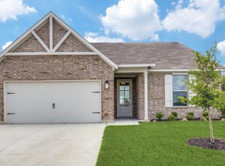 500 Lakeway Ln, Justin, TX 76247