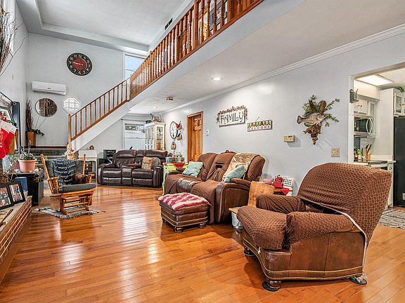 5th image of 29726 Fawn River Rd