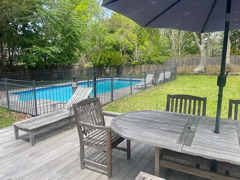 35 Maple St — Photo 2