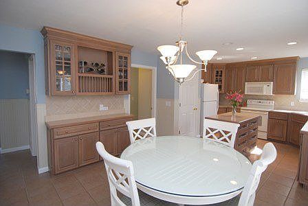 2nd image of 207 Equestrian Downs Dr