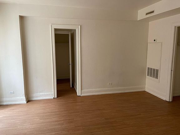 2nd image of 7600 N Bosworth Ave #3LS