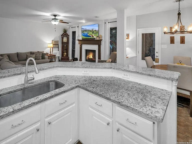 26022 Cuyahoga Cir — Photo 5
