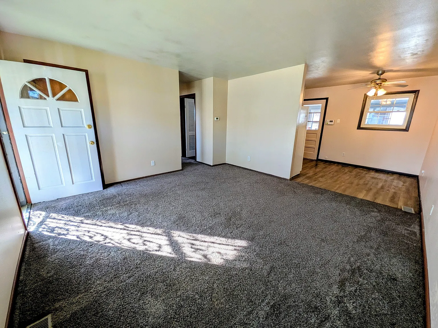 3 bed, 925 sqft, $1,200 — Photo 4