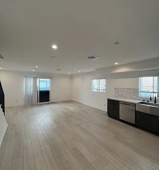246 N Dillon St #248 — Photo 47