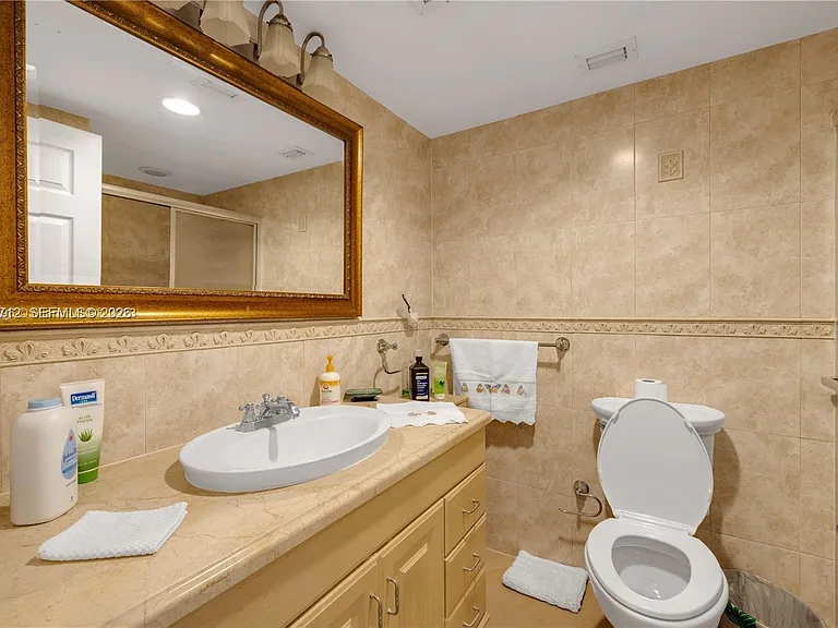 9125 SW 77th Ave #802 — Photo 7