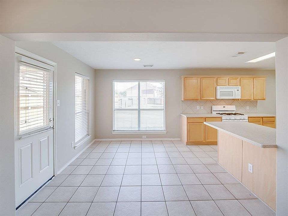 1st image of 2604 Cloudcroft Dr