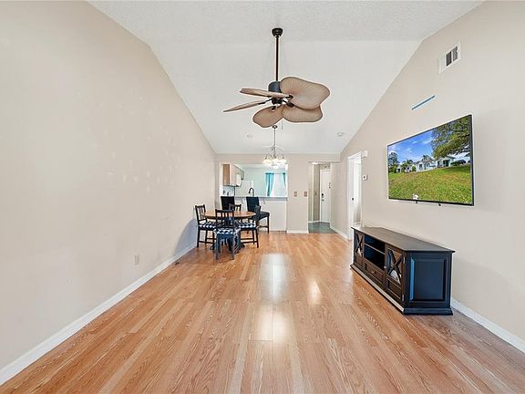 5th image of 412 Cedar Ridge Ct