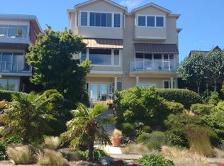 2225 W Viewmont Way W, Seattle, WA 98199