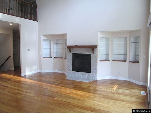 5th image of 2415 Washington St