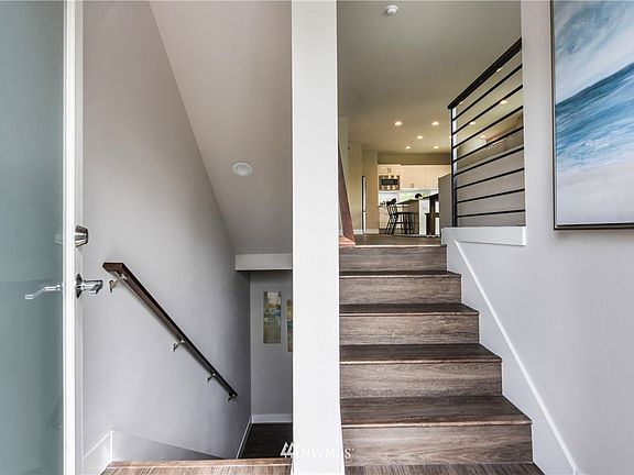 4th image of 510 SE Coho Walk