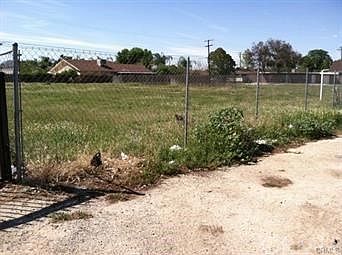 1st image of 25191 5th St