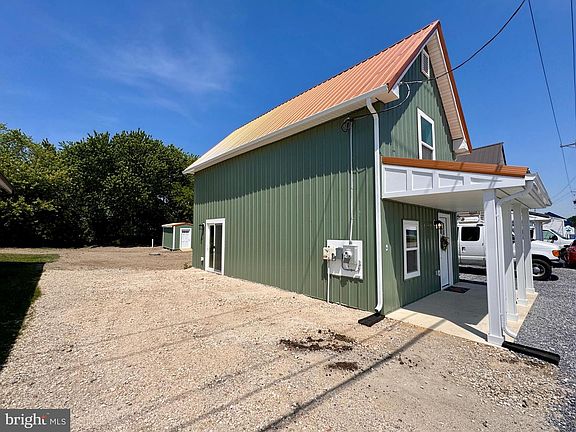 3rd image of 231 Oldtown Rd