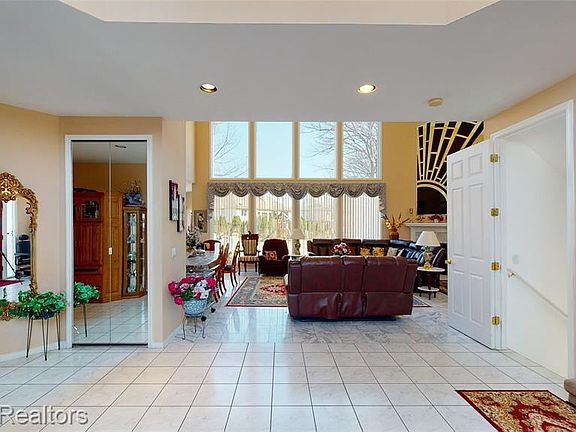4th image of 6373 Golden Ln