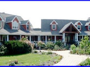 530 Hopkins Ln, Sycamore, IL 60178