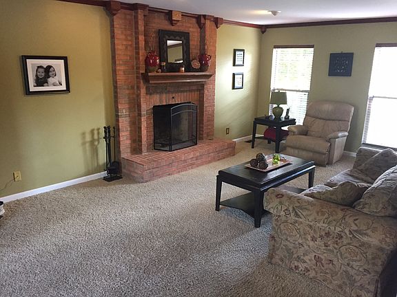5th image of 101 Stillwater Dr