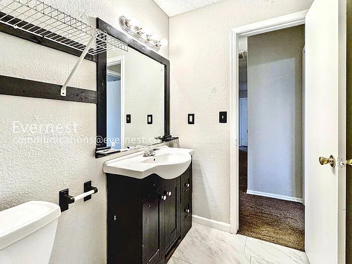 1756 S Pine Ave — Photo 33