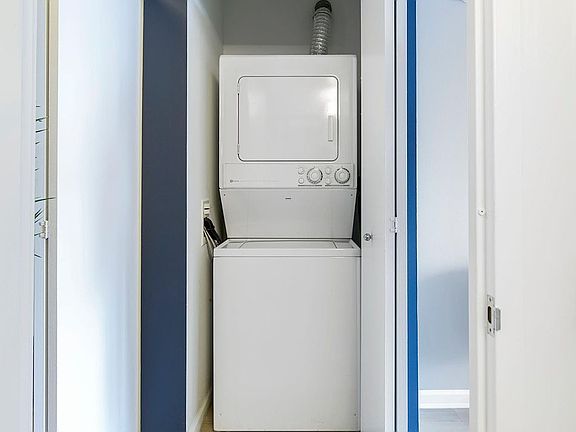 5th image of 535 W 23rd St APT S7n