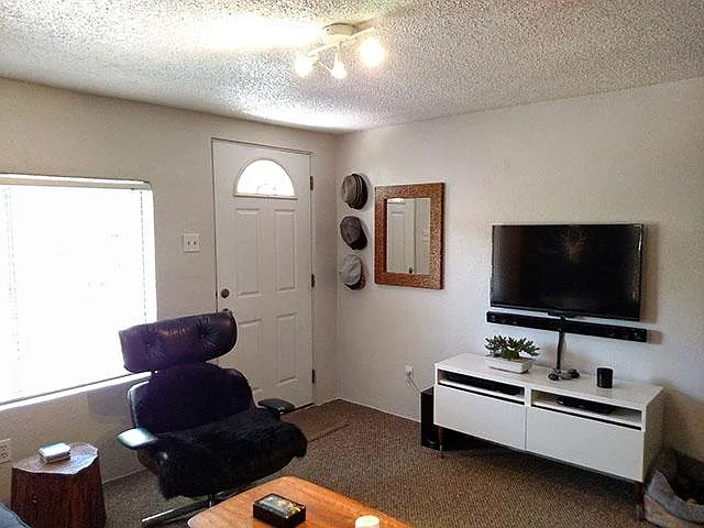 604 Salazar St #A — Photo 8