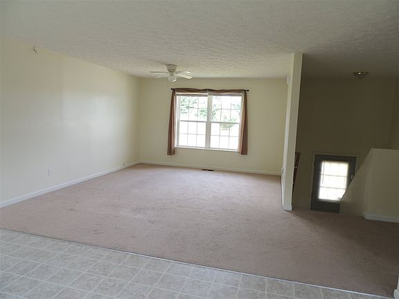 4th image of 1127 Barker Dr