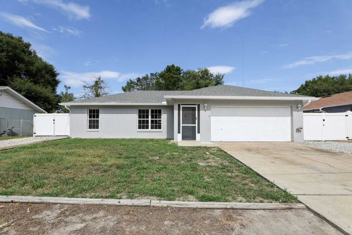 475 Chestnut Ave, Orange City, FL 32763 | Zillow