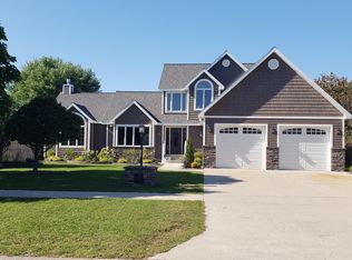 620 Island View Dr, Alpena, MI 49707