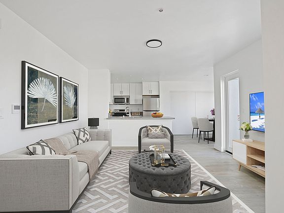 2nd image of 2428 Highland Ave #204