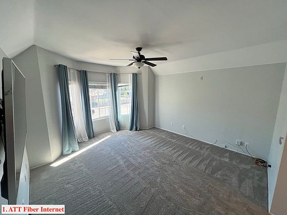 5th image of 2220 Camino De La Reina Unit 202