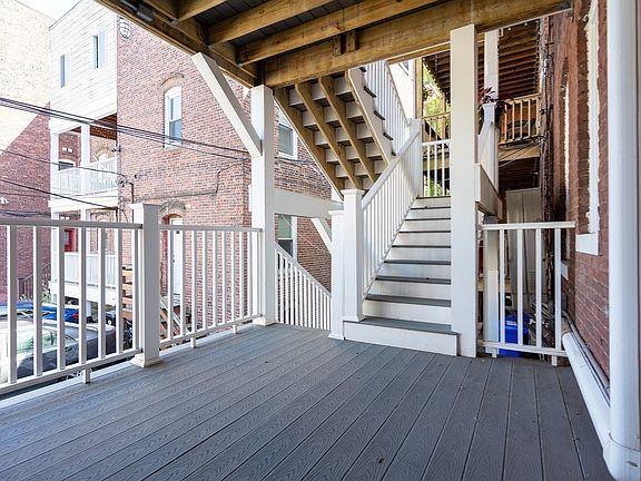 5th image of 23 Strathmore Rd APT 1A