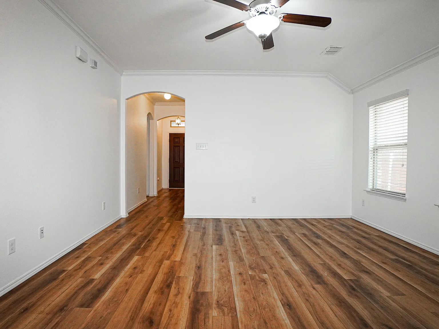3 bed, 1575 sqft, $2,050 — Photo 3