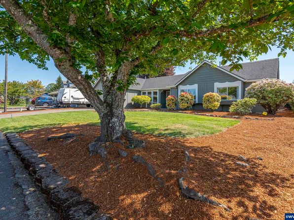 1009 SE Academy St, Dallas, OR 97338