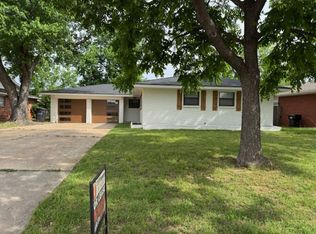 123 Briarwood St, Moore, OK 73160